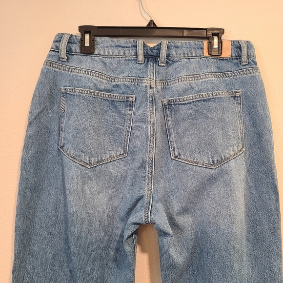 Paige Noella Relaxed Straight Leg Pleated Jeans - Picture 6 of 7